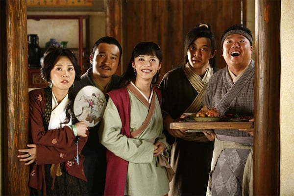 2006年的古裝情境喜劇《武林外傳》也很厲害，十幾年來一直都是超高重刷率的經典陸劇，這部劇在中國也被視為傳奇，創造極高收視率，劇中許多經典老梗至今依然常常被拿出來玩。
