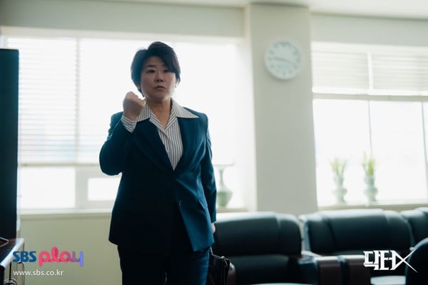 金智媛新劇《Doctor X：白色黑手黨時代》劇情、角色介紹：天才醫生對抗腐敗醫療權貴！