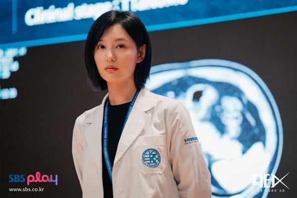金智媛新劇《Doctor X：白色黑手黨時代》劇情、角色介紹：天才醫生對抗腐敗醫療權貴！