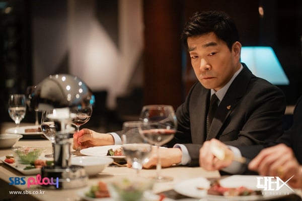 金智媛新劇《Doctor X：白色黑手黨時代》劇情、角色介紹：天才醫生對抗腐敗醫療權貴！