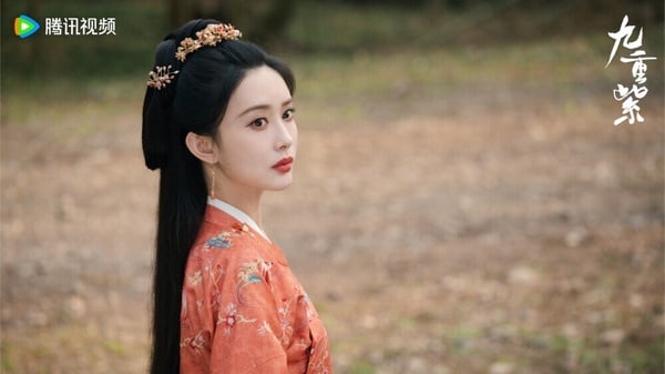 孟子義自帶氣場，所以演起大女主很有說服力！她在《九重紫》飾演「竇昭」，年少因為母親早逝，而受到家族的打壓，成長的一路上她雖看透人情冷暖，但她不願跟命運妥協，她美麗睿智、聰明有手段，為了生存決定鑽研經商之道。