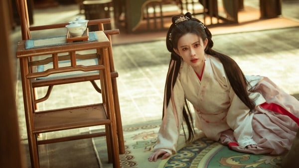 孟子義自帶氣場，所以演起大女主很有說服力！她在《九重紫》飾演「竇昭」，年少因為母親早逝，而受到家族的打壓，成長的一路上她雖看透人情冷暖，但她不願跟命運妥協，她美麗睿智、聰明有手段，為了生存決定鑽研經商之道。
