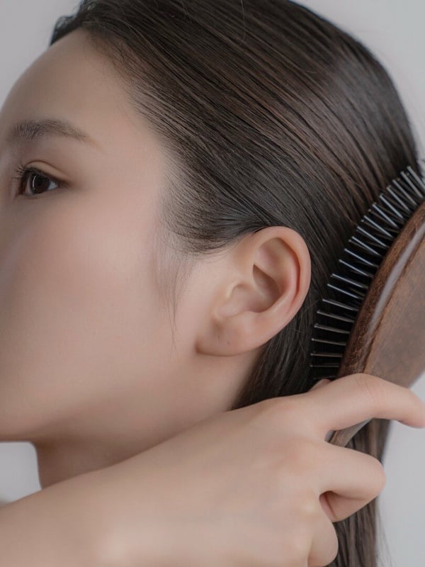2026梳子推薦15款｜按摩梳、氣墊梳怎麼選？Aveda、ReFa 日本人氣款一次看