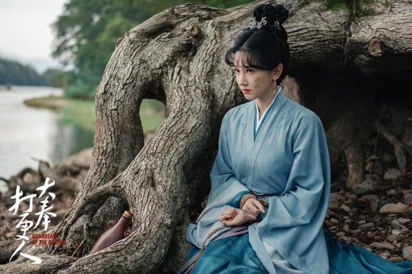 王鶴棣主演的《大奉打更人》集結多位古裝女神，不過劇裡飾演第一美人的不是女主角田曦薇，而是陳小紜。