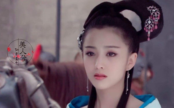 佟麗婭演第一美女大家也服氣！歷史上有很多關於趙飛燕的故事，都說她是個不可多得的美人。佟麗婭版的趙飛燕是許多影迷心目中的經典美人，她的五官真的太美了，和迪麗熱巴一樣都是圈內有名的新疆美女。
