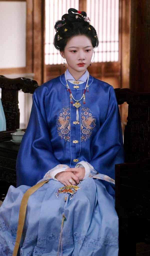 《良陳美錦》一樣也是宅鬥古裝劇，造型同樣參考明制。《良陳美錦》的製作質感不佳，任敏古裝扮相也沒有特別突出，不過該劇勝在任敏和此沙有CP感，因此還是默默吸引一批劇迷。