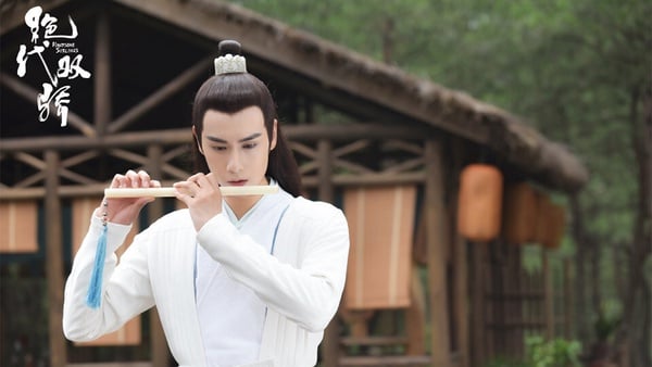 胡一天主演的古裝劇不多，只有《絕代雙驕》和《惜花芷》兩部，其中《惜花芷》是原聲上陣。
