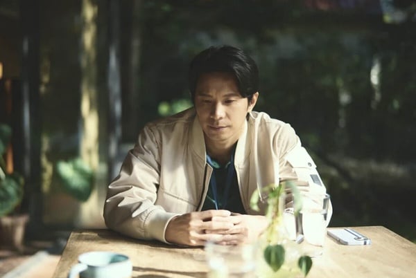 《消失的裂痕》劇情解析、角色、評價：楊謹華、張孝全分飾兩角，鏡中竟暗藏另一個世界