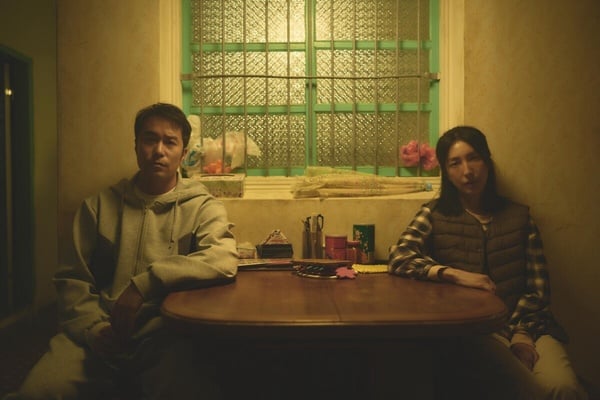 《消失的裂痕》劇情解析、角色、評價：楊謹華、張孝全分飾兩角，鏡中竟暗藏另一個世界