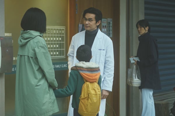 《消失的裂痕》劇情解析、角色、評價：楊謹華、張孝全分飾兩角，鏡中竟暗藏另一個世界