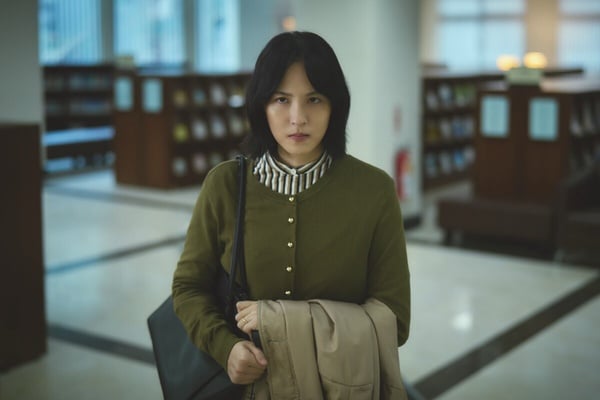 《消失的裂痕》劇情解析、角色、評價：楊謹華、張孝全分飾兩角，鏡中竟暗藏另一個世界