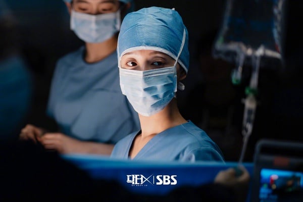 10部近期Netflix好看韓劇！金智媛《Doctor X》、《戀愛充電中》必追，這部一看就上癮