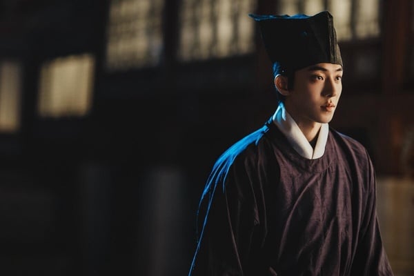 10部近期Netflix好看韓劇！金智媛《Doctor X》、《戀愛充電中》必追，這部一看就上癮