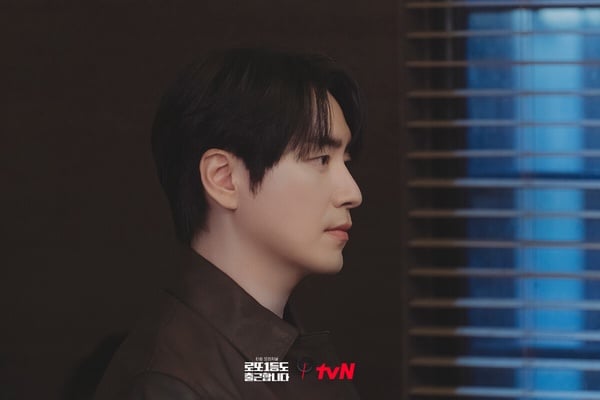 10月韓劇演員話題度TOP10！金智媛第4、《中頭獎還是要上班》李浚赫第3，冠軍是「他」