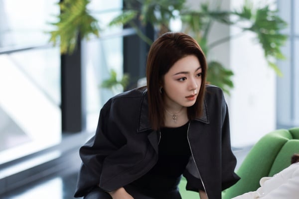 《無可替代》登Netflix排行榜冠軍！7大「職場實用守則」：學歷不夠亮眼就「另闢蹊徑」