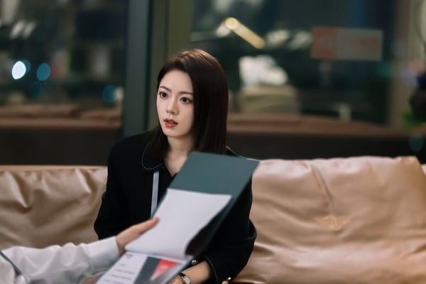 《無可替代》登Netflix排行榜冠軍！7大「職場實用守則」：學歷不夠亮眼就「另闢蹊徑」