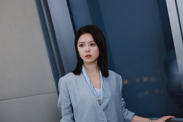 《無可替代》登Netflix排行榜冠軍！7大「職場實用守則」：學歷不夠亮眼就「另闢蹊徑」
