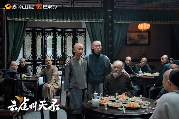 《雲雀叫天錄》是一部熱度非常非常低迷的高口碑好劇，以京劇為主題。講述了18歲出科的孟金福，從武丑到武生再到老生，從前途渺茫的菊壇新人到蜚聲京城的梨園名角，一個天賦平平、家境貧寒的普通少年，在競爭殘酷的梨園中站穩腳跟，書寫江湖傳奇。