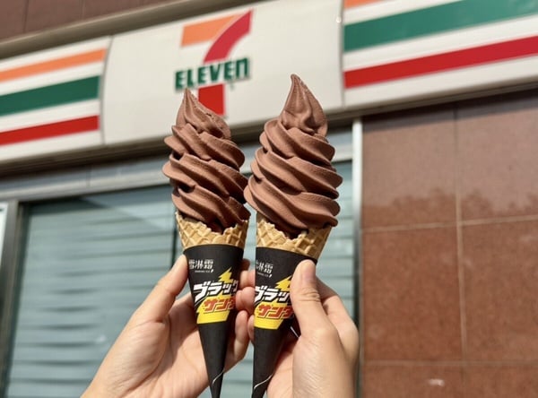 7-11「黑雷神巧克力霜淇淋」登場！黑雷神脆脆甜甜圈、巧克力可麗捲等5款新品同步開賣