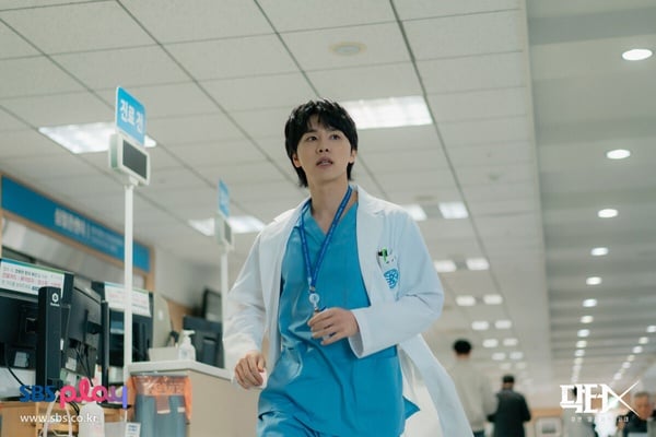 《Doctor X》日韓版7大劇情差異：米倉涼子霸氣、金智媛呆萌，「這個動作」拿掉超可惜