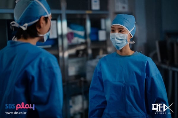 《Doctor X》日韓版7大劇情差異：米倉涼子霸氣、金智媛呆萌，「這個動作」拿掉超可惜