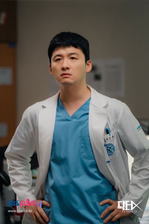 《Doctor X》臥虎藏龍配角！羅大一《我的王室死對頭》超氣人，他是《鐵拳教育》大反派