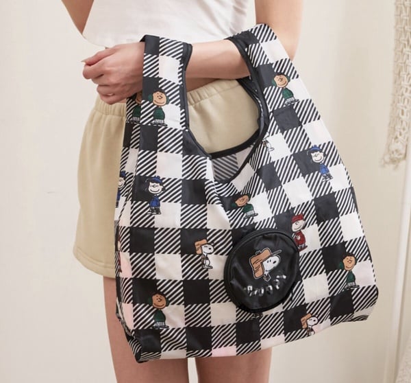 康是美「SNOOPY暖冬小日常」加價購！史努比開關造型夜燈、壓克力萬年曆等23款一次看
