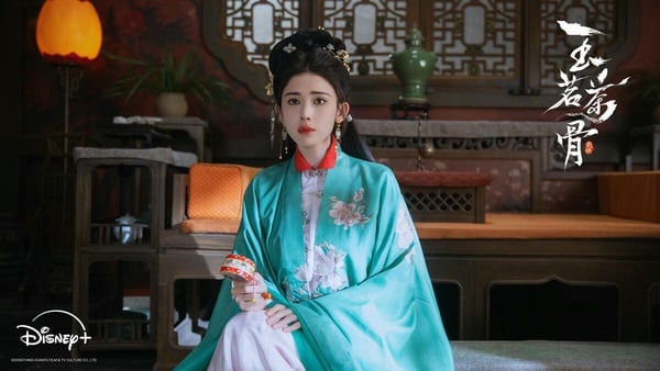 2026開年，古力娜扎主演的《玉茗茶骨》衝出不錯的成績，以往古力娜扎常常被吐槽演技爛，但這次口碑卻不錯。這是《延禧攻略》製作人于正又推出的大女主宅鬥劇，以茶葉為背景。