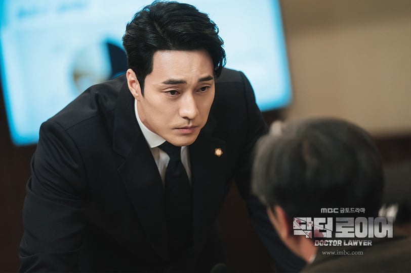 蘇志燮新劇帥炸!Disney+《醫法刑事》蘇志燮「天才醫生變律師」,復仇野心Boss申成祿