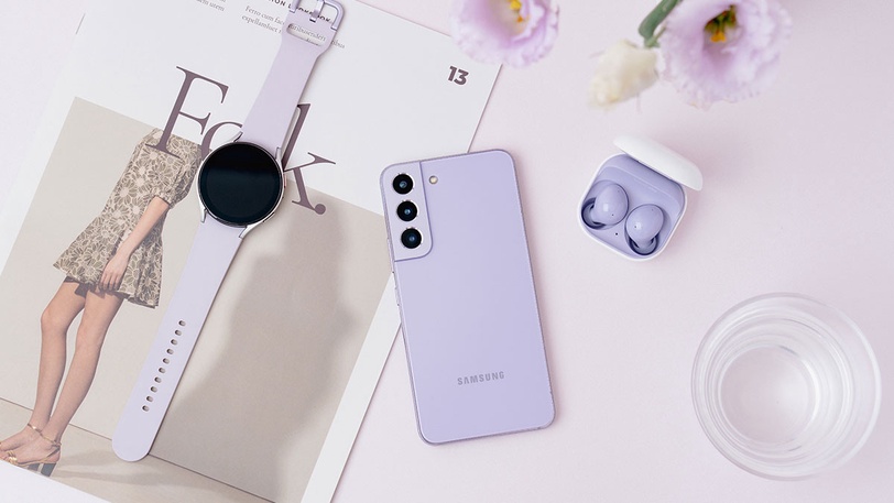 想跟IU一樣仙先懂搭紫色！紫色控必收時髦單品，三星Galaxy S22新色「幻夜紫」美到屏息