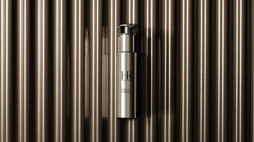 登抗皺之神!HR 赫蓮娜「玻尿酸澎潤精華」優勢解析!撫紋、拉提 重現澎潤緊緻回彈肌~