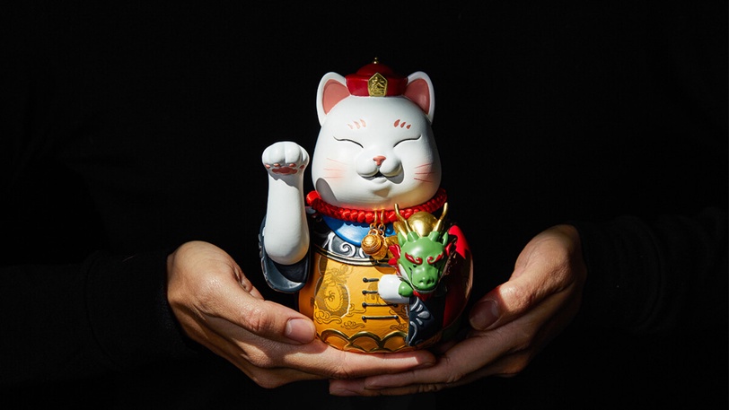 啟動龍年運勢的神奇招財貓！一天只能做出12支龍年得貓，手工上色招財小物魅力無法擋