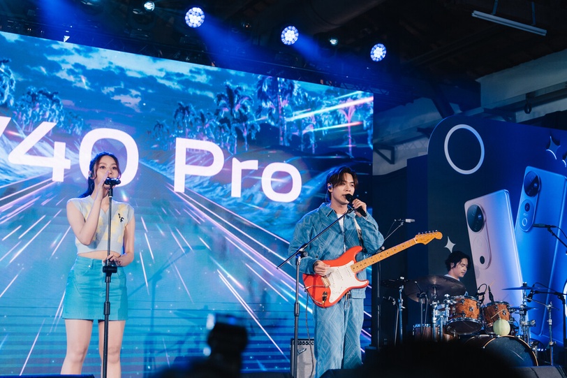 告五人放話買40支手機寵粉！世界巡演必備vivo V40，蔡司鏡頭+AI柔光環怎麼拍都好看！
