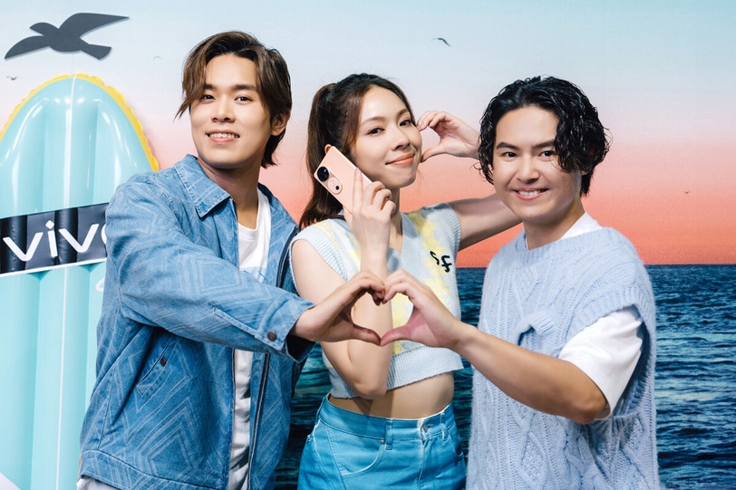 告五人放話買40支手機寵粉！世界巡演必備vivo V40，蔡司鏡頭+AI柔光環怎麼拍都好看！