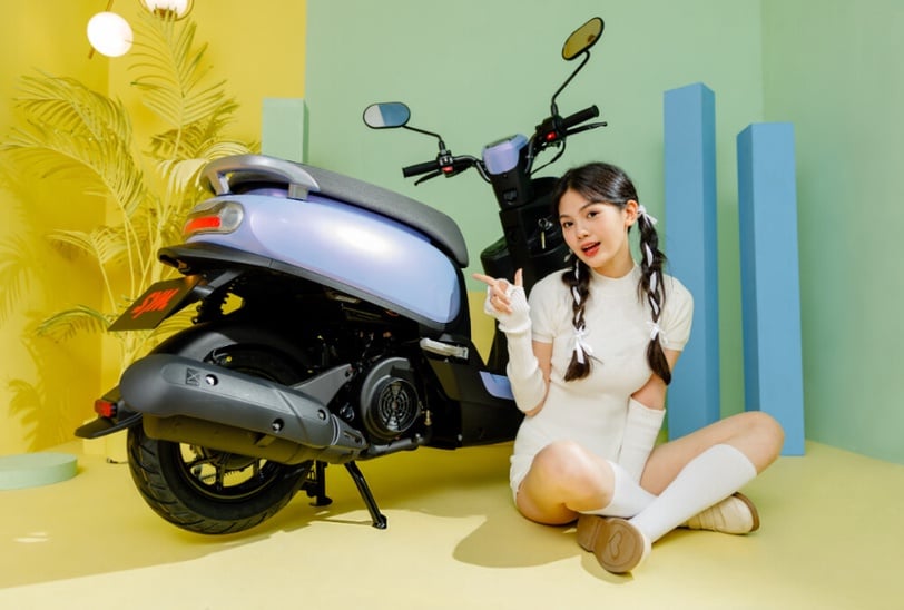 這台超輕巧神車簡直女生天菜！秒立中柱、踩地不用墊腳，小個女友善～夢幻微薰紫必須買
