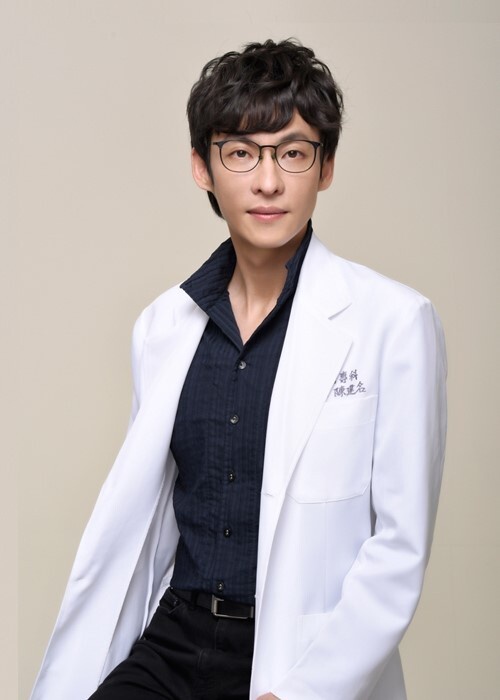學文佳煐女神降臨！皮膚科推薦「再生針」再生真美肌，再生美學全方位啟動皮膚再生！
