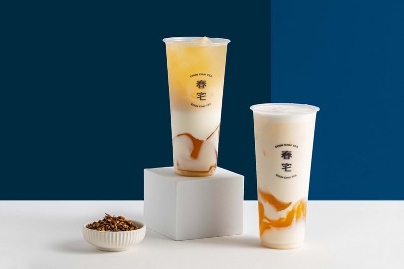 台中最夯手搖品牌「春宅」新店+1！全台首創大麥凍、茶奶酪必喝TOP3滿額送超萌拒馬吊飾