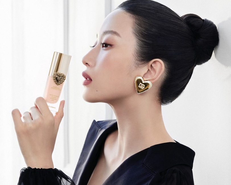 2025解鎖底妝高級感！韓國女星摯愛水光妝升級，3D柔霧光澤超美，全天妝感精緻無瑕！