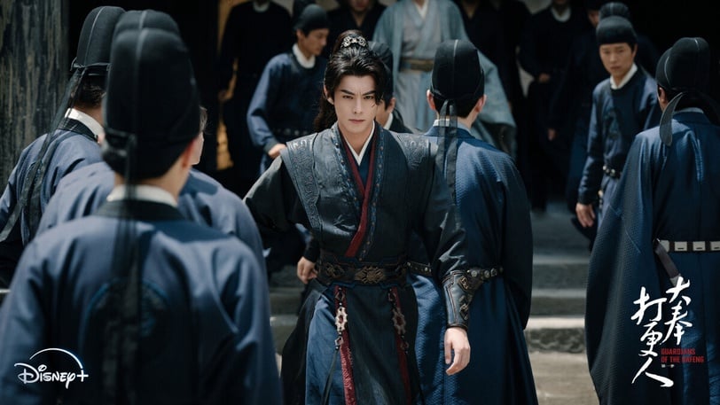 《大奉打更人》是2025必追陸劇啊！《大奉打更人》可以在Disney+觀看，這部劇被視為是《慶餘年》2.0，原著小說是人氣男頻大IP，劇版找來王鶴棣+田曦薇的雙流量組合，是重磅大製作。《大奉打更人》劇情搞笑、輕快不拖沓，劇集有抓住大男主劇的爽感，越到後面越精彩。