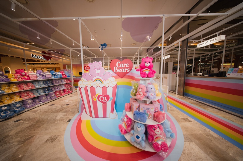 全台首間 Care Bears™咖啡廳！CACO cafe進駐台南，彩虹棉花糖飲料和熊頭冰棒超可愛