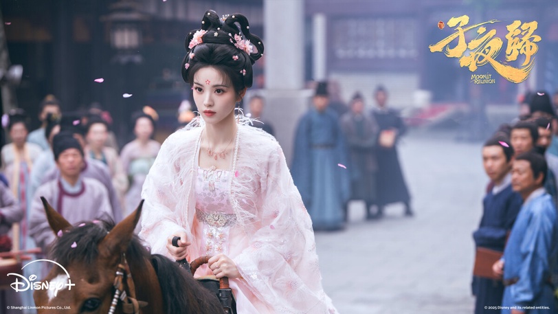 古裝男神許凱最近攜《子夜歸》與觀眾見面，《子夜歸》是2025年擁有高期待的古裝偶像劇，這部劇題材很新穎，主打「唐風志怪」，找來新生代高人氣演員許凱和田曦薇搭配，CP超級養眼！