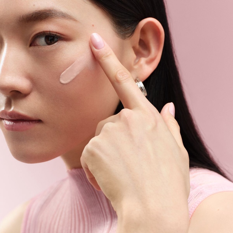 Threads熱議Bobbi Brown蟲草底妝家族！偽素顏神品玫瑰粉嫩霜&amp;amp;養膚底妝週年慶必買攻略