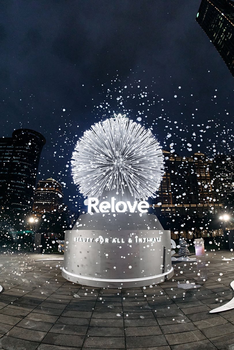 信義區下雪了！Relove《呼吸樹》打造夢幻泡泡雨，成為台北最浪漫聖誕打卡點！