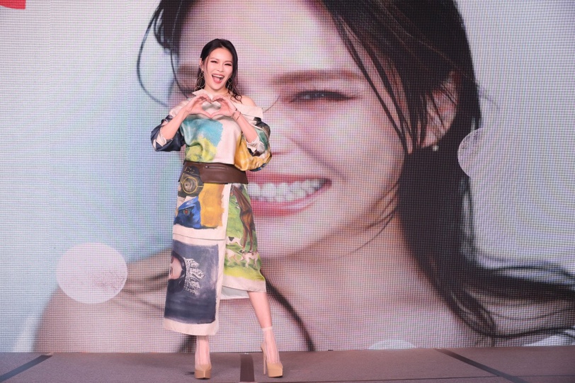 出道27年首次唱進小巨蛋！情歌天后周蕙：「我想用更多歌曲，好好把收到的愛唱回去。」