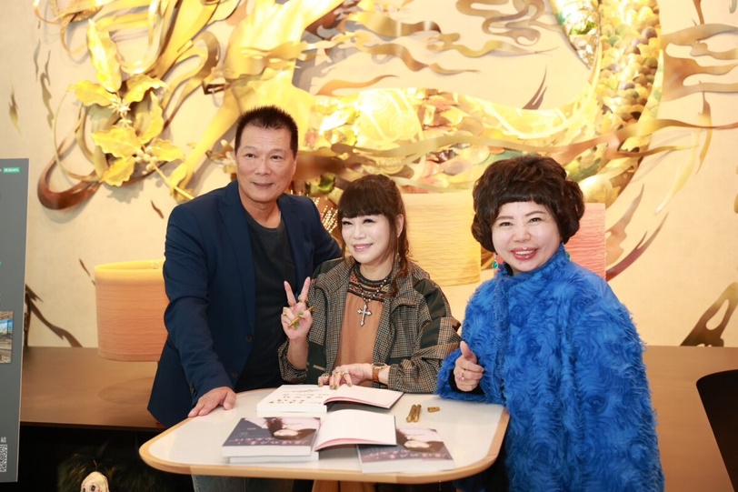 時尚CEO溫筱鴻新作！《溫暖的力量 向光而行》正式發表，分享「向光而行」的溫暖力量