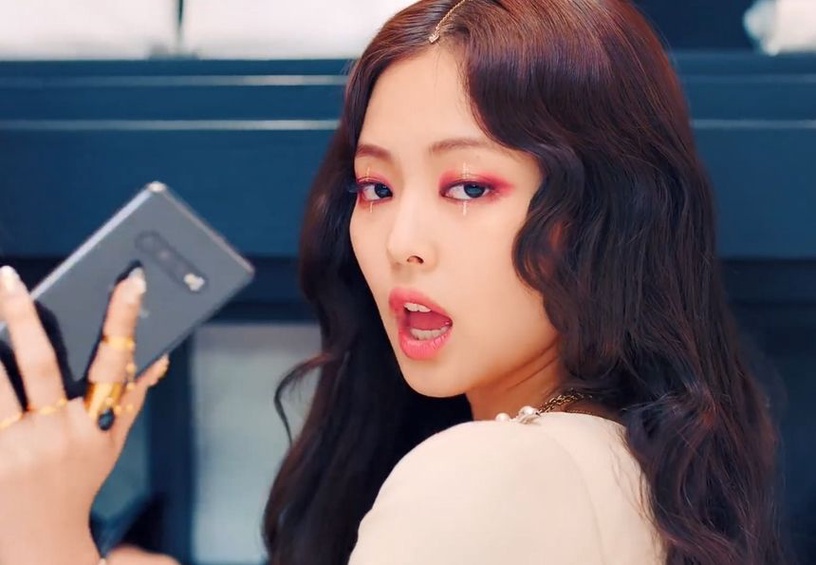 BLACKPINK魅惑妝容關鍵就是它!特搜《Kill This Love》中藍色隱眼&彩妝重點