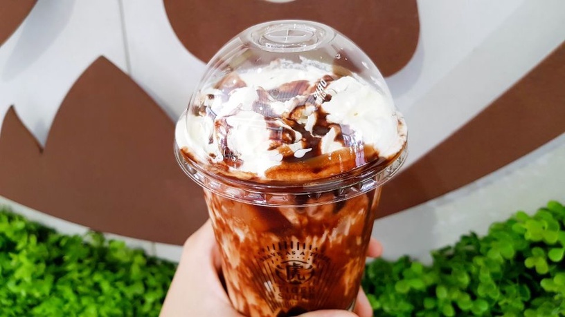 情人節限定!老虎堂攜手Hershey's推出「黑糖巧克力波霸厚鮮奶」只有這時候能喝到!