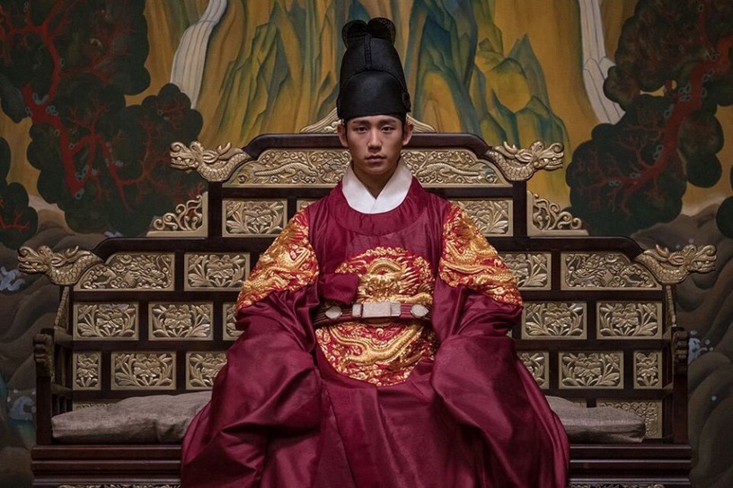 8位韩剧年轻帝王《花党》徐志焄温柔,刘亚仁自带王者之风!