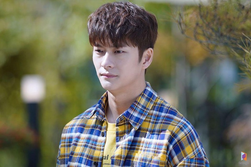 《意外發現的一天》李宰旭只有21歲!6位老著等韓星,他比朴敘俊、李鍾碩小,卻被叫哥