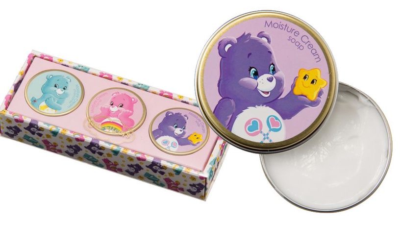 Care Bears x PLAZA!彩虹小熊超萌PVC造型包、手機殼、生活日用品通通都有它